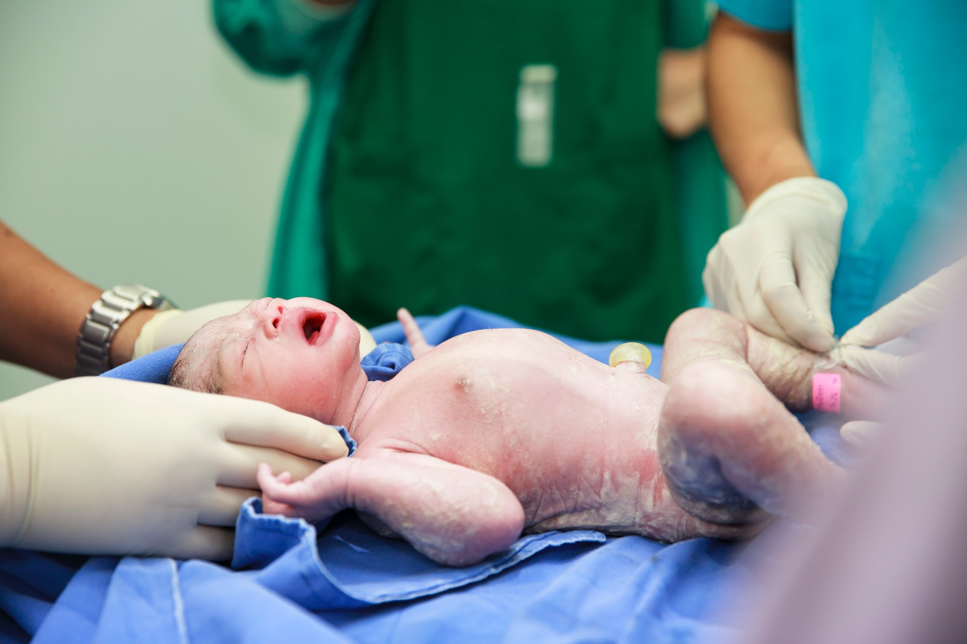 Piel del bebé recién nacido o neonato.